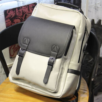 卡帝乐鳄鱼（CARTELO）新款双肩包USB充电男士商务背包大容量旅行背包学生书包电脑包 米白色