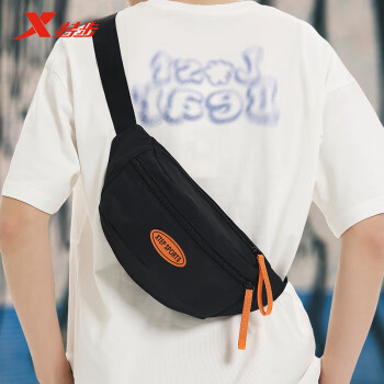 特步（XTEP）斜挎包男运动胸包手机小挎包单肩包大容量时尚百搭腰包休闲挎包 黑色