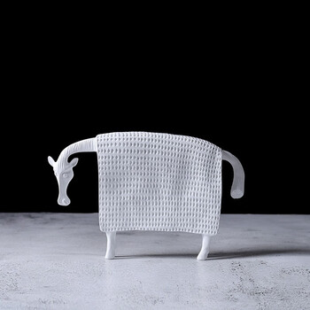 橡树庄园北欧创意个性黑白盔甲马卡通树脂工艺品摆件家居样板房酒店饰品 白色